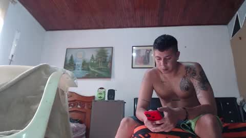 Snapshot of jhon_tommy chatting on February 18, 2:27 pm jhon tommy online show from February 18, 2:27 pm