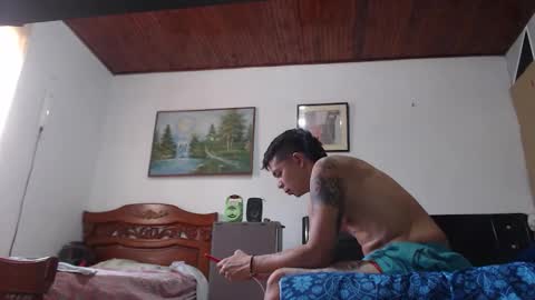 Snapshot of jhon_tommy chatting on February 24, 3:42 pm jhon tommy online show from February 24, 3:42 pm