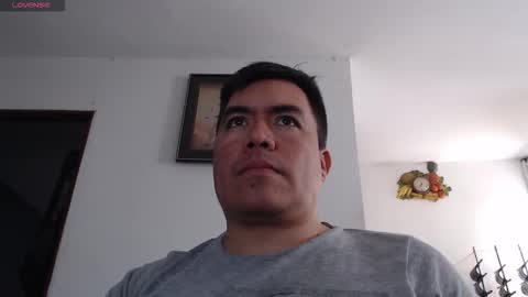 Snapshot of jhonatan_morales_s chatting on February 2, 5:33 pm jhonatan_morales_s online show from February 2, 5:33 pm