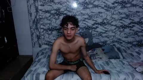 Snapshot of jhonay__cute chatting on March 31, 4:35 am jhonay__cute online show from March 31, 4:35 am