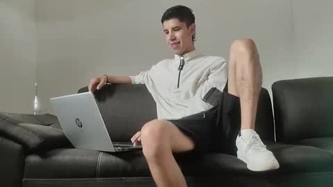 Snapshot of jhongrey2 chatting on December 11, 3:58 pm jhon online show from December 11, 3:58 pm