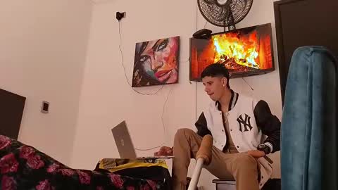Snapshot of jhongrey2 chatting on December 31, 4:46 pm jhon online show from December 31, 4:46 pm