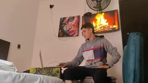Snapshot of jhongrey2 chatting on January 4, 3:07 pm jhon online show from January 4, 3:07 pm