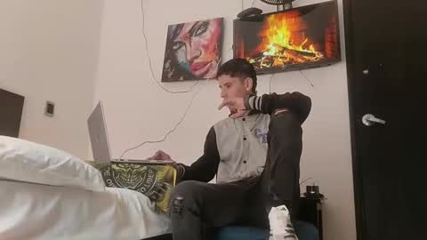 Snapshot of jhongrey2 chatting on January 5, 3:45 pm jhon online show from January 5, 3:45 pm