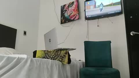 Snapshot of jhongrey2 chatting on January 20, 8:40 pm jhon online show from January 20, 8:40 pm