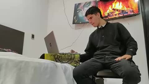 Snapshot of jhongrey2 chatting on January 29, 3:15 pm jhon online show from January 29, 3:15 pm