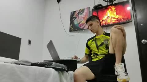 Snapshot of jhongrey2 chatting on February 2, 9:45 pm jhon online show from February 2, 9:45 pm