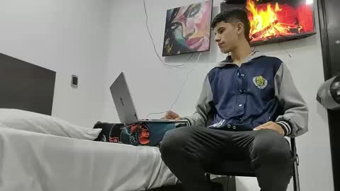Snapshot of jhongrey2 chatting on February 12, 4:23 am jhon online show from February 12, 4:23 am