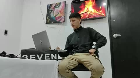 Snapshot of jhongrey2 chatting on February 24, 3:09 pm jhon online show from February 24, 3:09 pm