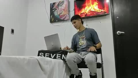 Snapshot of jhongrey2 chatting on February 26, 6:26 am jhon online show from February 26, 6:26 am