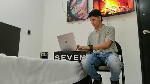 Snapshot of jhongrey2 chatting on February 27, 3:59 pm jhon online show from February 27, 3:59 pm