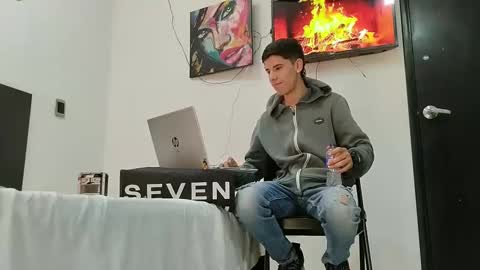Snapshot of jhongrey2 chatting on February 28, 7:14 pm jhon online show from February 28, 7:14 pm
