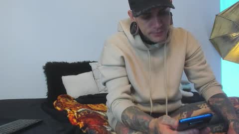 jhonny_ackerman online show from October 18, 9:15 pm