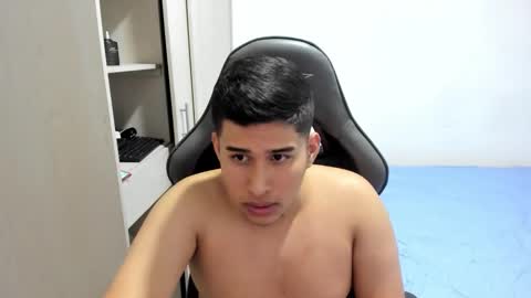 Snapshot of jhonny_dickm chatting on November 3, 3:52 am jhonny_dickm online show from November 3, 3:52 am