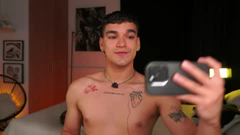 Jhonny  online show from May 13, 3:26 am
