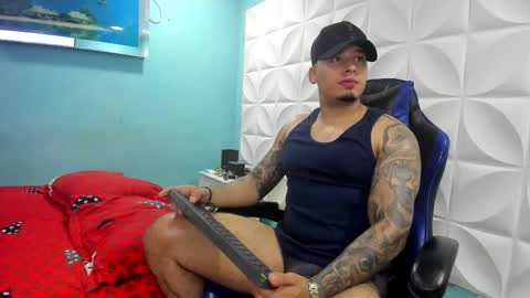 jhonsontatto online show from October 2, 8:05 pm