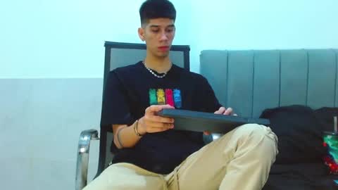 Snapshot of jhony_sex3 chatting on March 14, 6:30 am jhony_sex3 online show from March 14, 6:30 am