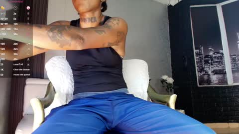 Snapshot of jhonymiller chatting on February 23, 7:17 pm jhonymiller online show from February 23, 7:17 pm