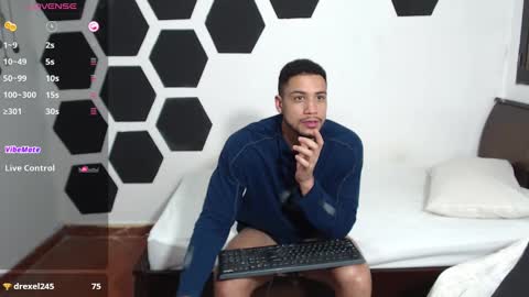 Snapshot of jhors__collens chatting on February 6, 8:39 am Jhors online show from February 6, 8:39 am