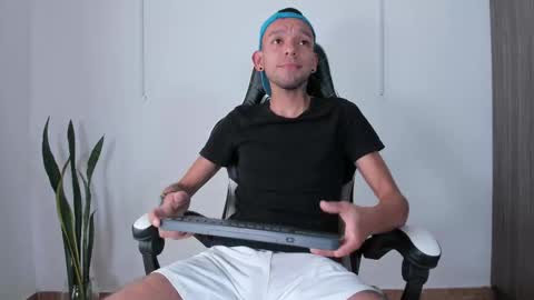 Jhors online show from October 4, 6:50 pm