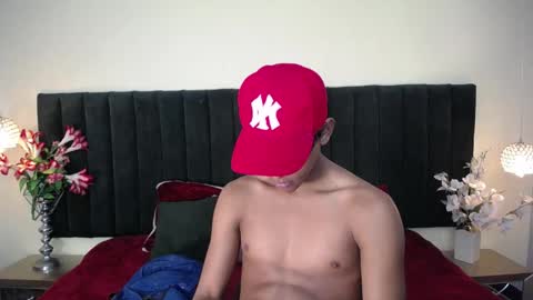 Snapshot of jhos_padill chatting on February 18, 2:35 pm jhos online show from February 18, 2:35 pm