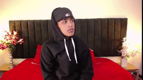 Snapshot of jhos_padill chatting on March 14, 1:38 pm jhos online show from March 14, 1:38 pm