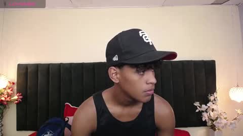 Snapshot of jhos_padill chatting on March 27, 1:55 pm jhos online show from March 27, 1:55 pm