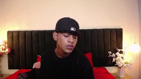 Snapshot of jhos_padill chatting on March 29, 2:28 pm jhos online show from March 29, 2:28 pm