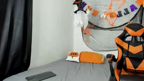 Snapshot of jhosep_hamilton chatting on October 17, 6:43 pm jhosep_hamilton online show from October 17, 6:43 pm