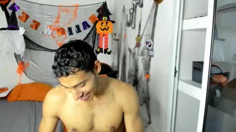 Snapshot of jhosep_hamilton chatting on October 19, 7:03 pm jhosep_hamilton online show from October 19, 7:03 pm