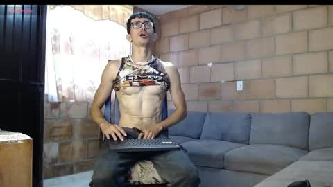 jhosuamoore2 online show from April 30, 1:28 pm