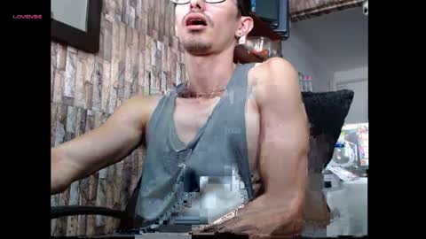 jhosuamoore2 online show from May 4, 8:38 pm