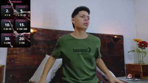 Snapshot of jhosuavega chatting on October 5, 1:15 am jhosuavega online show from October 5, 1:15 am