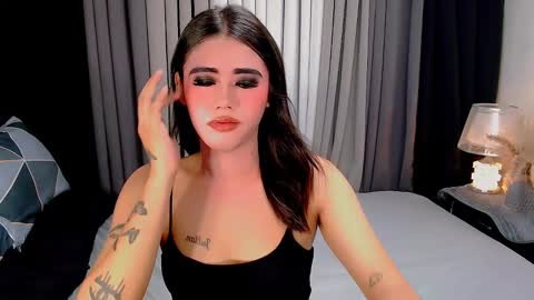 Snapshot of jhulianagrey chatting on December 3, 4:20 am julie online show from December 3, 4:20 am