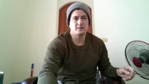 Snapshot of jhwozy chatting on December 15, 3:34 am jhwozy online show from December 15, 3:34 am