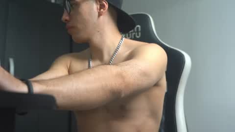 Jhx online show from April 8, 9:37 pm