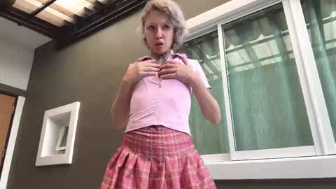 jigglipuff_ online show from March 1, 1:40 am