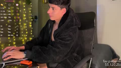 Snapshot of jim_dancer chatting on February 18, 7:21 pm jim_dancer online show from February 18, 7:21 pm