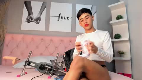 Snapshot of jim_twink chatting on September 19, 2:24 am Jim  online show from September 19, 2:24 am