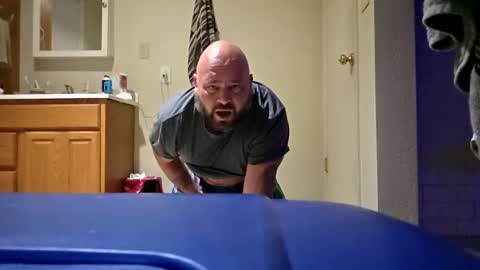 Snapshot of jiminowell chatting on December 19, 12:01 pm jiminowell online show from December 19, 12:01 pm