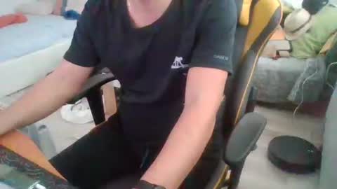 Snapshot of jimmy_dick86562 chatting on December 7, 12:35 pm jimmy_dick86562 online show from December 7, 12:35 pm