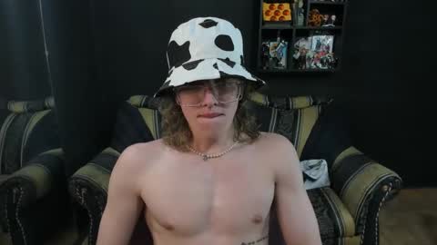 Snapshot of jinnbook chatting on February 4, 6:17 pm JinnBook online show from February 4, 6:17 pm