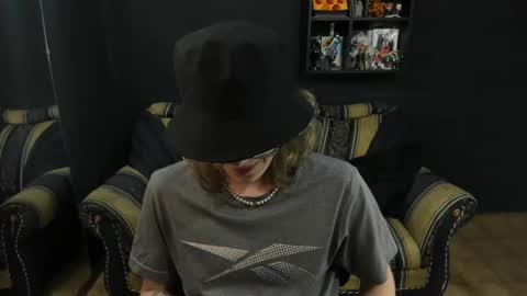 Snapshot of jinnbook chatting on February 8, 7:04 am JinnBook online show from February 8, 7:04 am