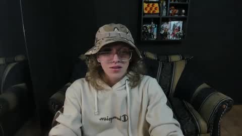 Snapshot of jinnbook chatting on March 2, 7:21 am JinnBook online show from March 2, 7:21 am