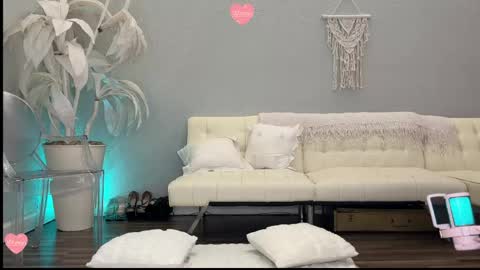 jinxy loves online show from May 3, 6:03 pm