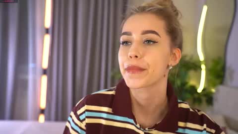 Jenny online show from February 25, 8:13 am