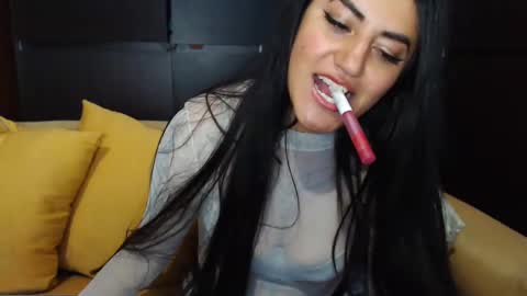 Snapshot of jjodie__ chatting on December 3, 4:47 am luuuuuuuuuu online show from December 3, 4:47 am