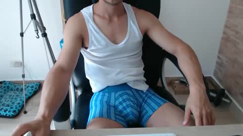 Snapshot of jjrod91 chatting on October 23, 2:27 pm Jon online show from October 23, 2:27 pm