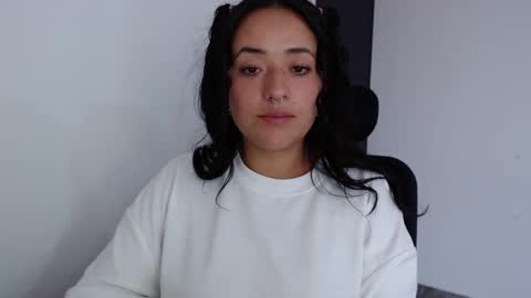 Snapshot of jjulietha95 chatting on January 31, 9:37 pm Julieta online show from January 31, 9:37 pm