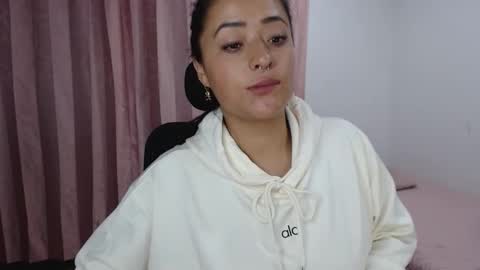 Snapshot of jjulietha95 chatting on February 20, 2:18 am Julieta online show from February 20, 2:18 am